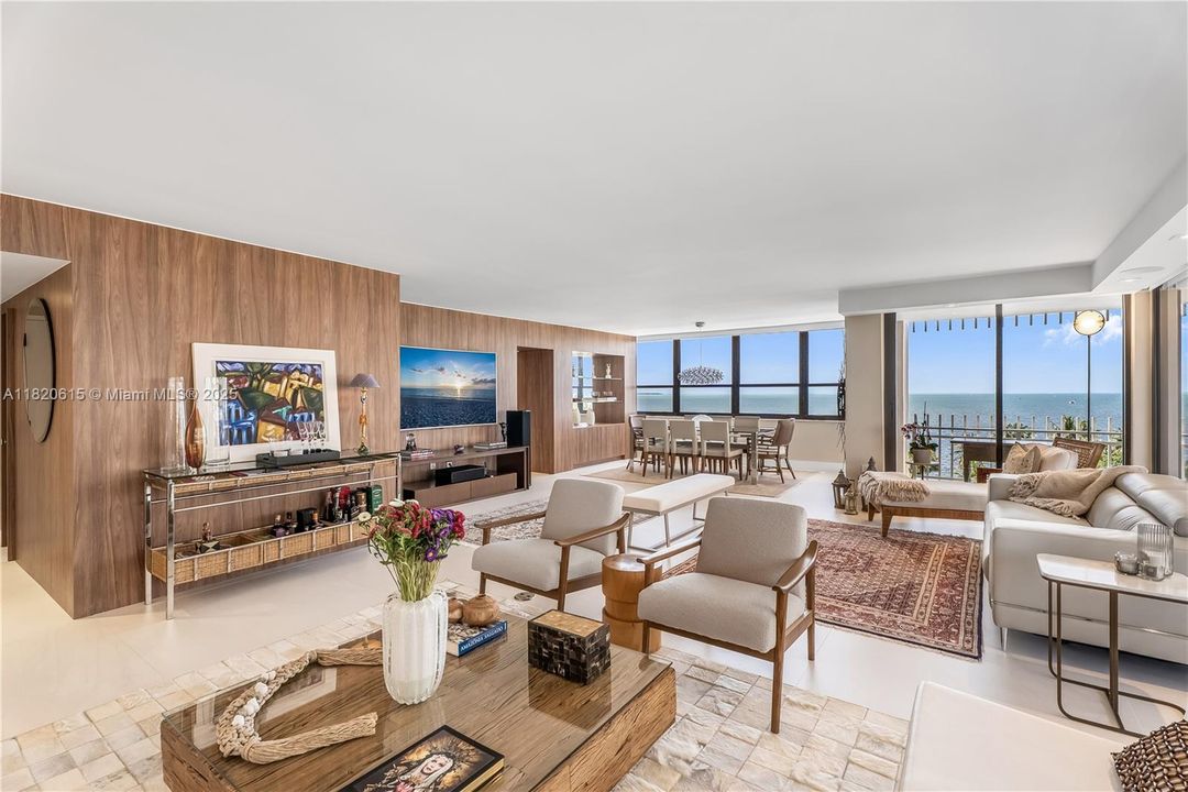 最近售出: $2,650,000 (3 贝兹, 2 浴室, 2398 平方英尺)