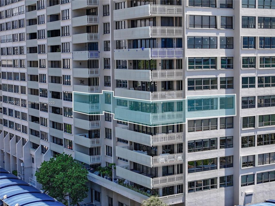 最近售出: $2,650,000 (3 贝兹, 2 浴室, 2398 平方英尺)