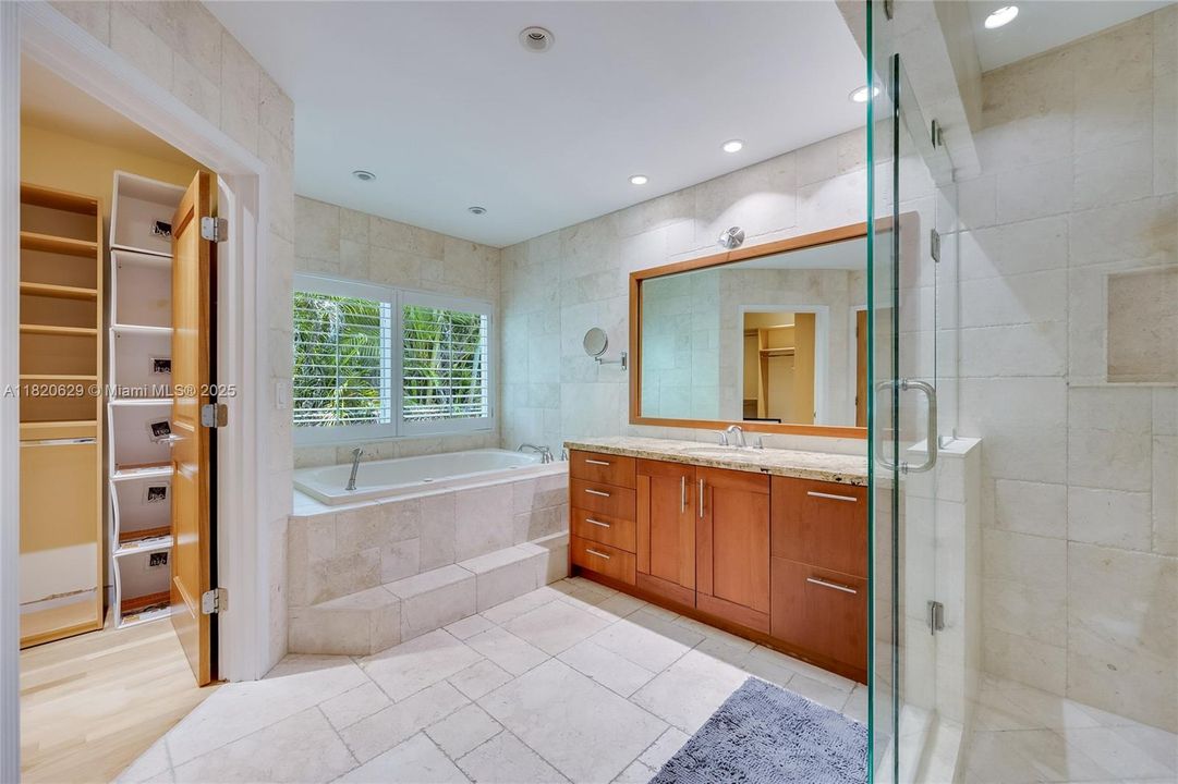 Недавно продано: $2,500,000 (4 спален, 4 ванн, 2620 Квадратных фут)