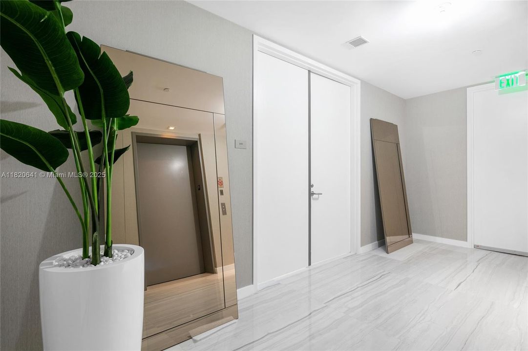 En Renta: $32,500 (4 camas, 5 baños, 3033 Pies cuadrados)