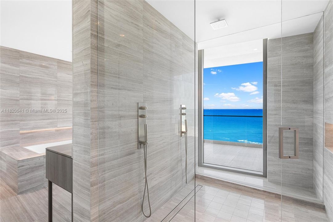 En Renta: $32,500 (4 camas, 5 baños, 3033 Pies cuadrados)