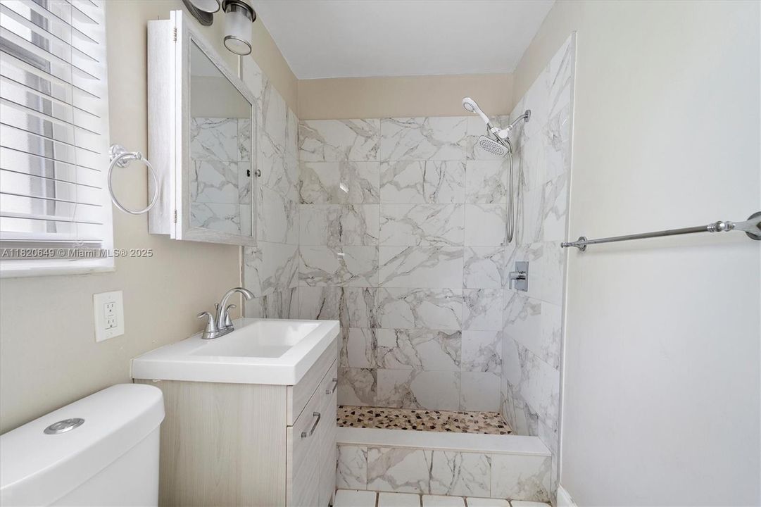 Vendido Recientemente: $306,000 (2 camas, 1 baños, 750 Pies cuadrados)