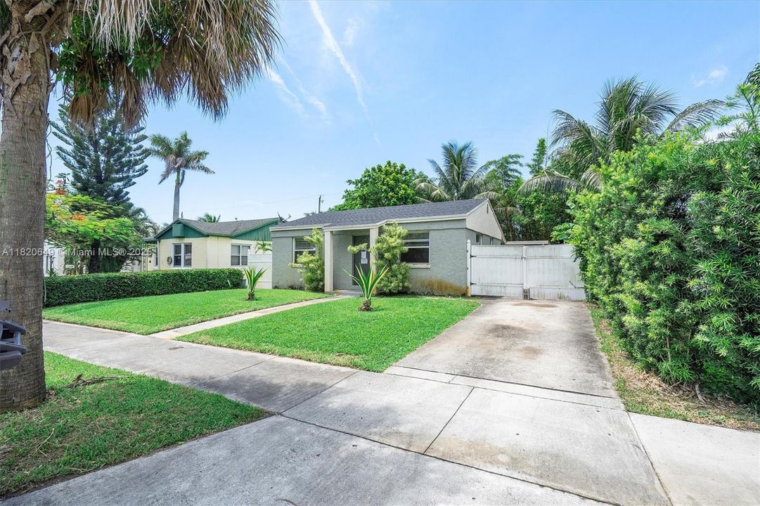 Vendido Recientemente: $306,000 (2 camas, 1 baños, 750 Pies cuadrados)