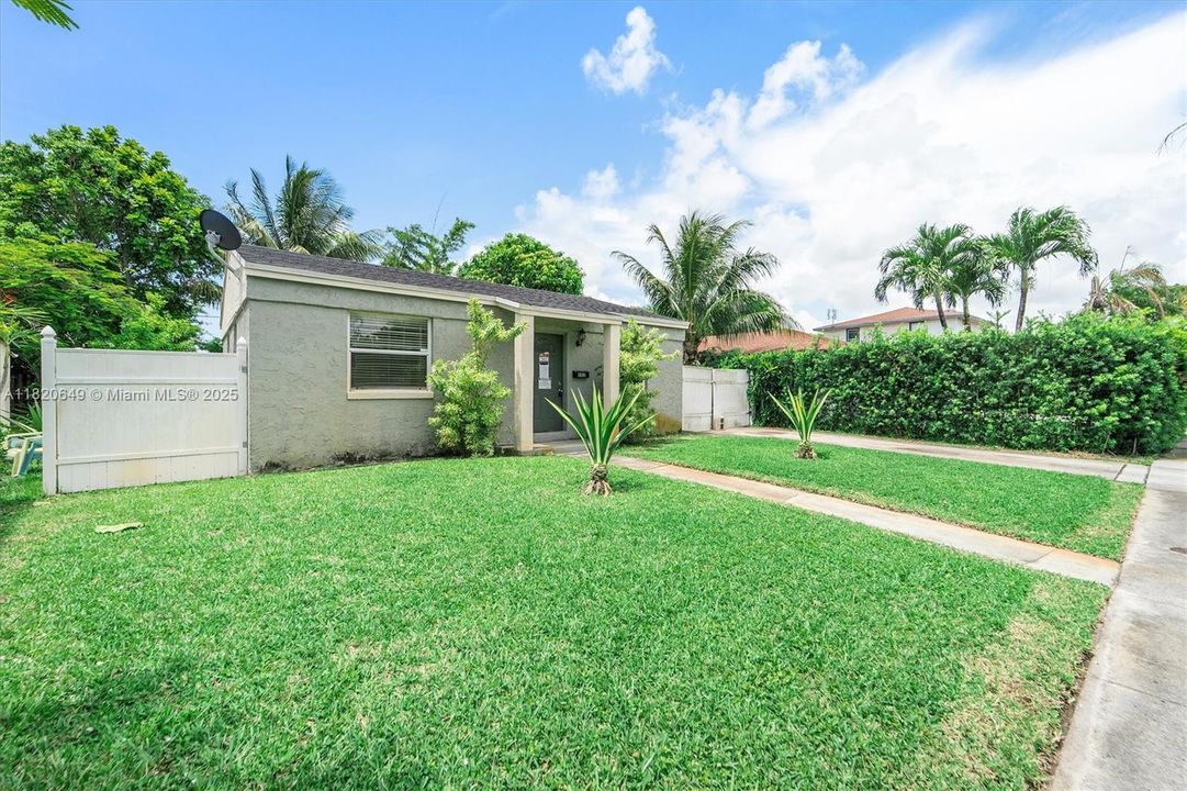 Vendido Recientemente: $306,000 (2 camas, 1 baños, 750 Pies cuadrados)