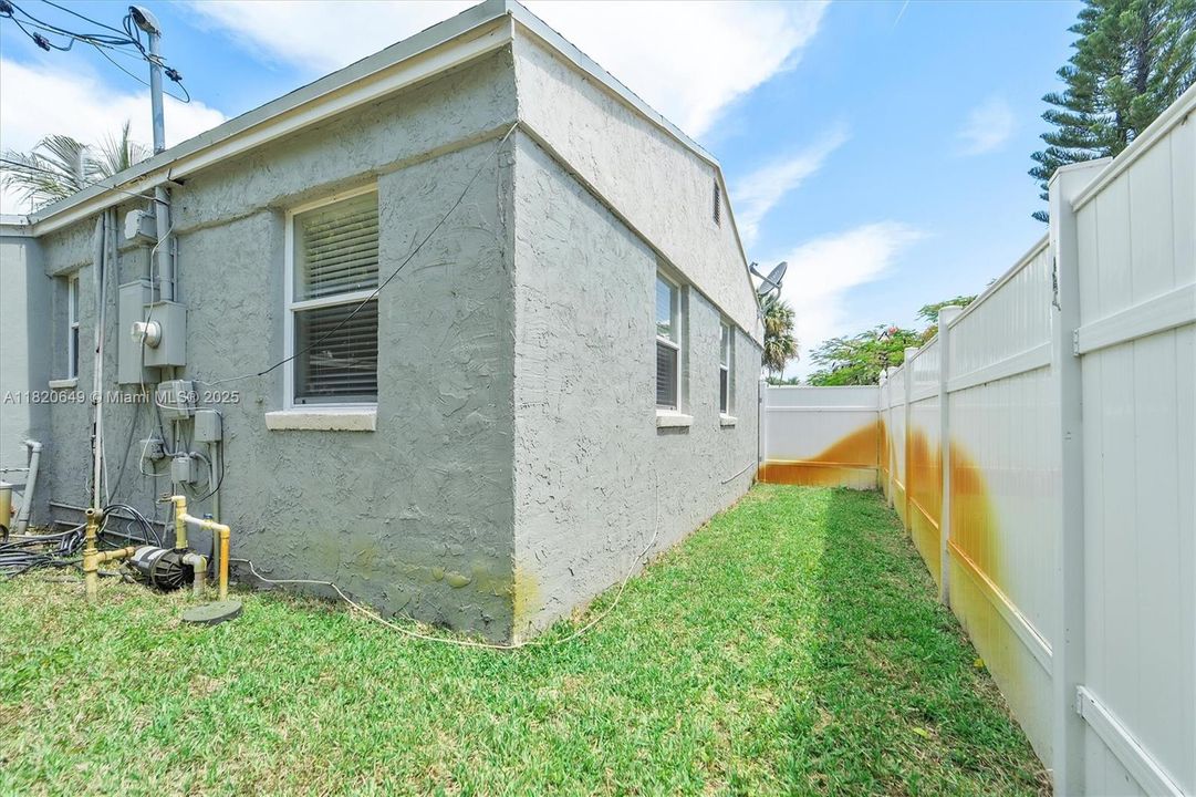 Vendido Recientemente: $306,000 (2 camas, 1 baños, 750 Pies cuadrados)