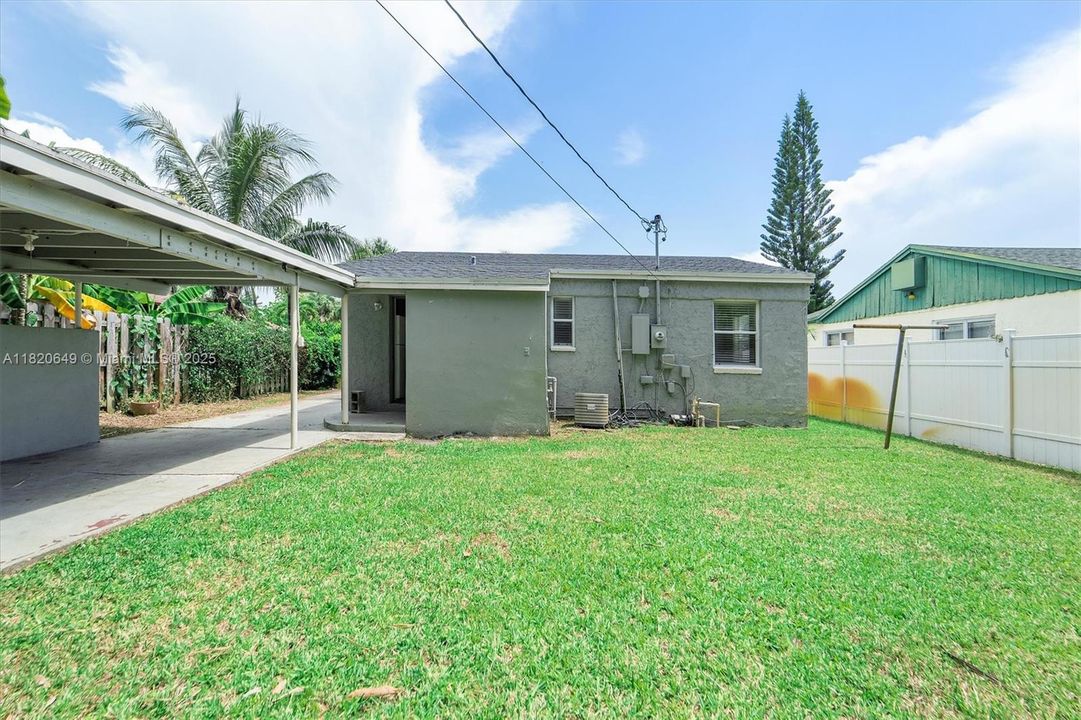 Vendido Recientemente: $306,000 (2 camas, 1 baños, 750 Pies cuadrados)