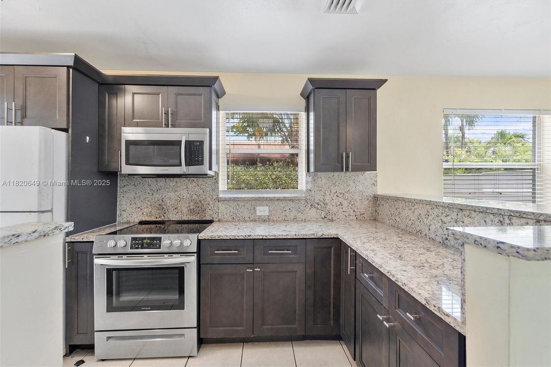 Vendido Recientemente: $306,000 (2 camas, 1 baños, 750 Pies cuadrados)