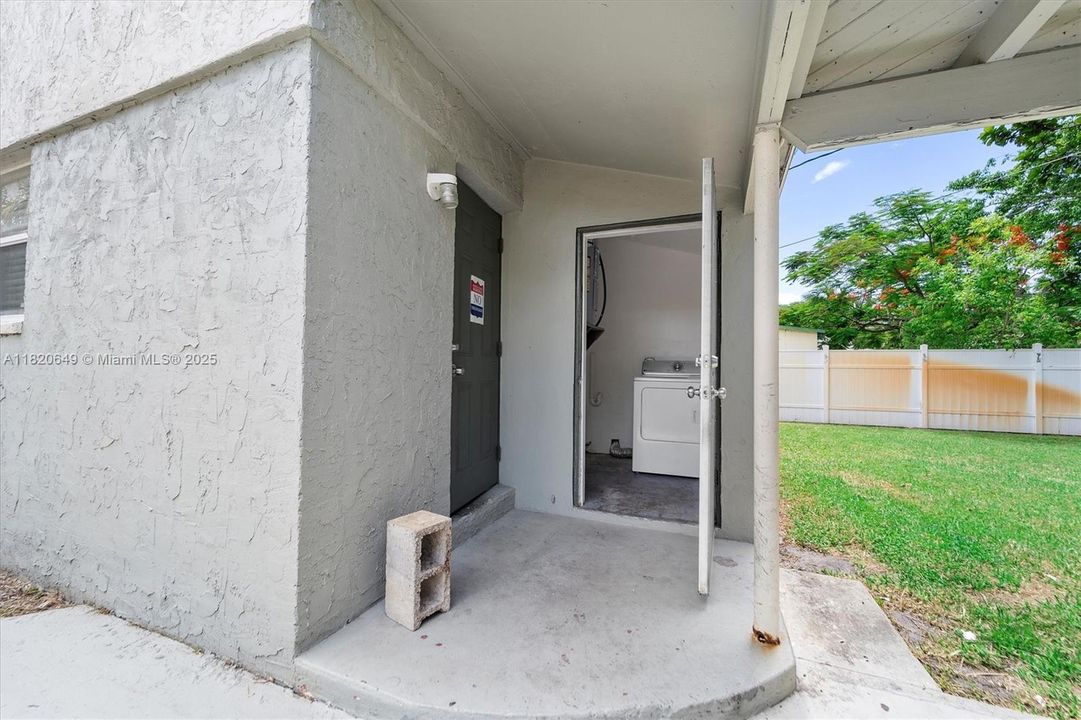 Vendido Recientemente: $306,000 (2 camas, 1 baños, 750 Pies cuadrados)