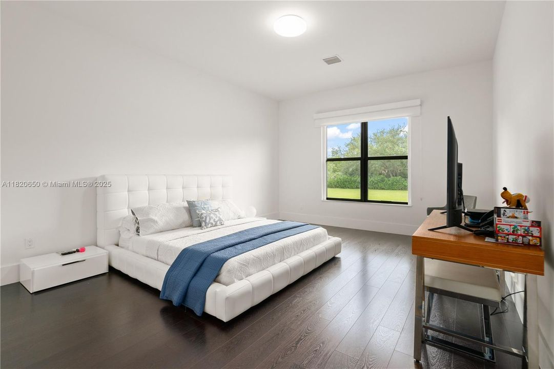 待售: $3,870,000 (7 贝兹, 6 浴室, 5828 平方英尺)