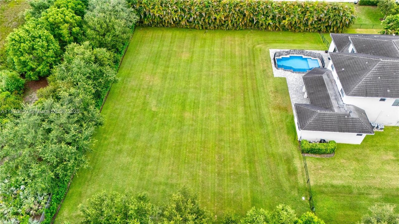 待售: $3,870,000 (7 贝兹, 6 浴室, 5828 平方英尺)