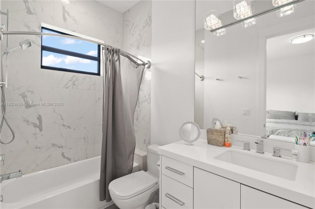 待售: $3,870,000 (7 贝兹, 6 浴室, 5828 平方英尺)