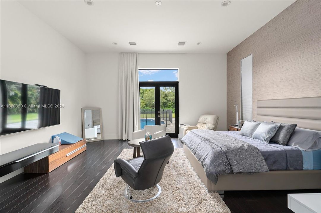 待售: $3,870,000 (7 贝兹, 6 浴室, 5828 平方英尺)