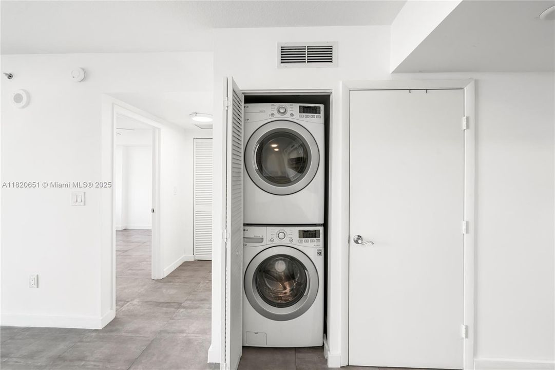 Недавно продано: $389,000 (1 спален, 1 ванн, 757 Квадратных фут)