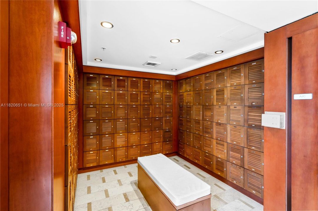 Недавно продано: $389,000 (1 спален, 1 ванн, 757 Квадратных фут)