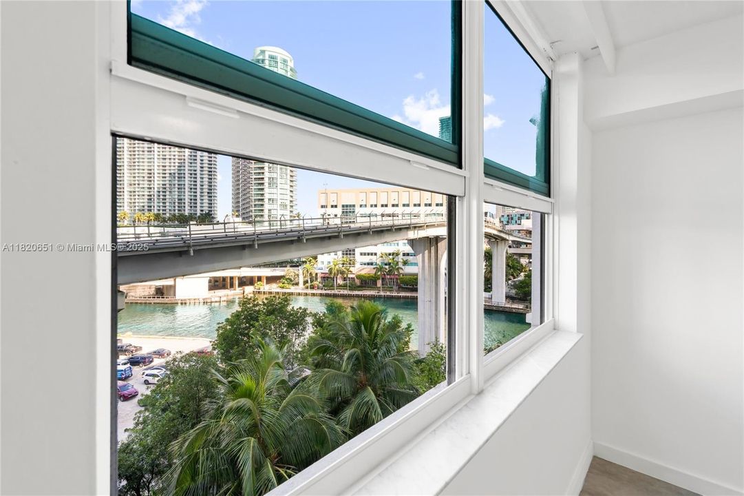 Недавно продано: $389,000 (1 спален, 1 ванн, 757 Квадратных фут)