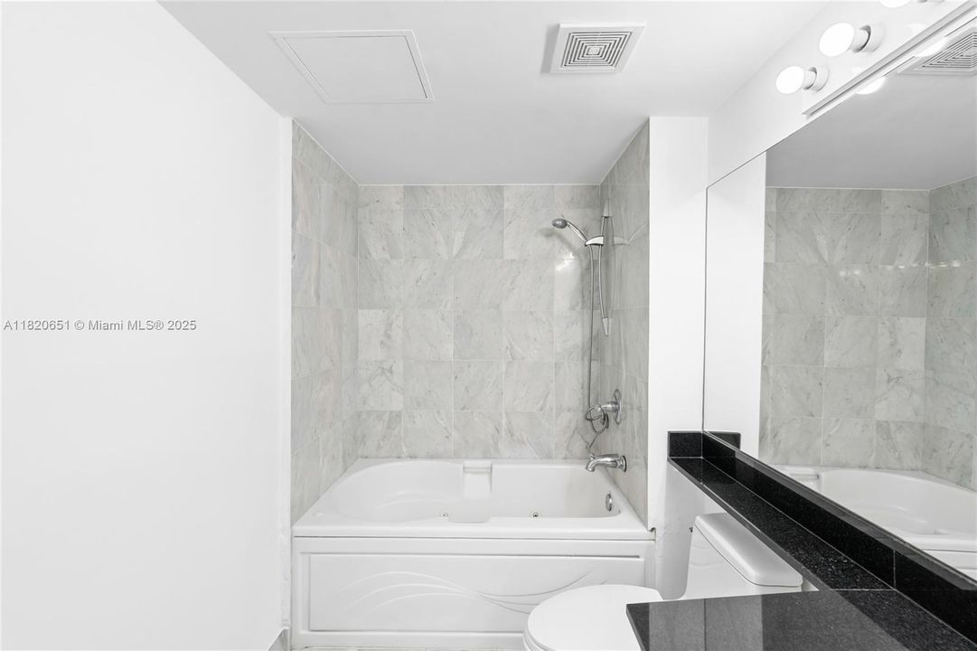 Недавно продано: $389,000 (1 спален, 1 ванн, 757 Квадратных фут)