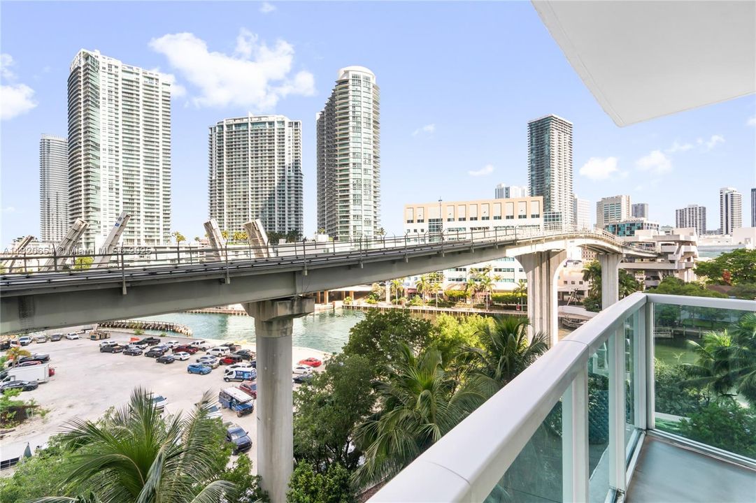 Недавно продано: $389,000 (1 спален, 1 ванн, 757 Квадратных фут)