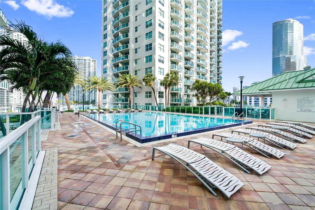 Недавно продано: $389,000 (1 спален, 1 ванн, 757 Квадратных фут)