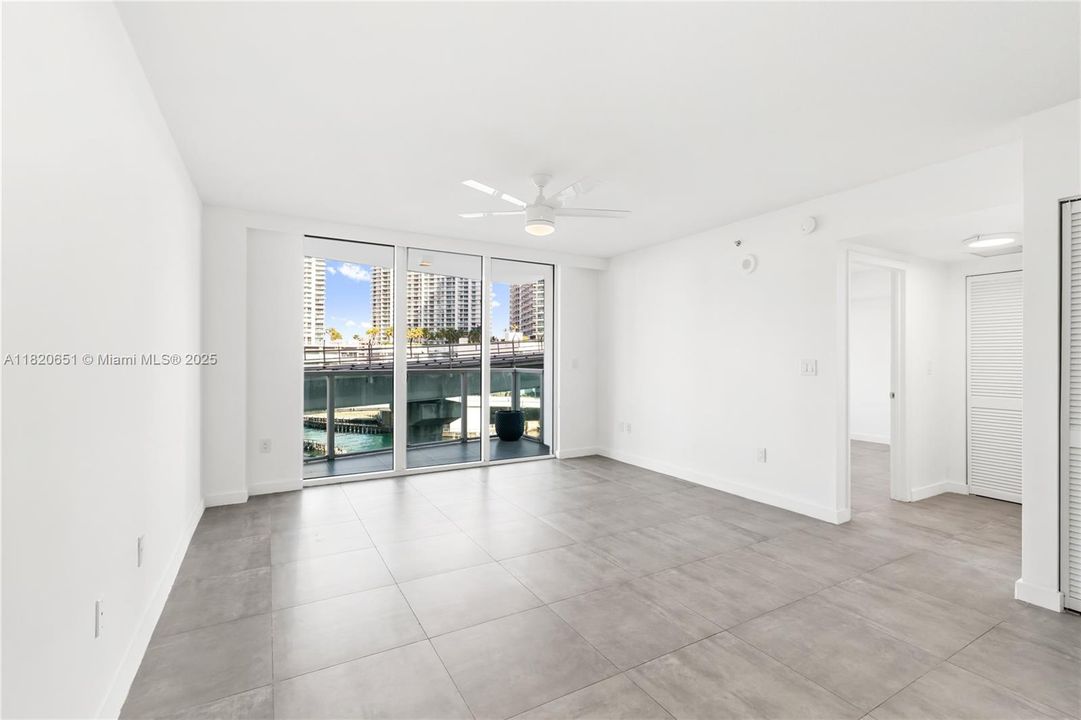 Недавно продано: $389,000 (1 спален, 1 ванн, 757 Квадратных фут)