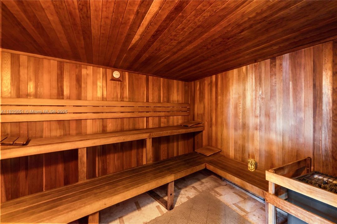 Недавно продано: $389,000 (1 спален, 1 ванн, 757 Квадратных фут)