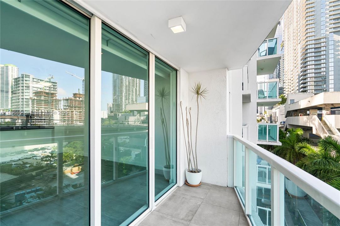 Недавно продано: $389,000 (1 спален, 1 ванн, 757 Квадратных фут)