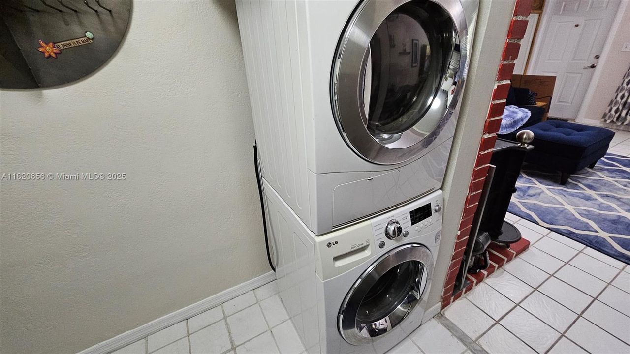 In-unit washer/dryer