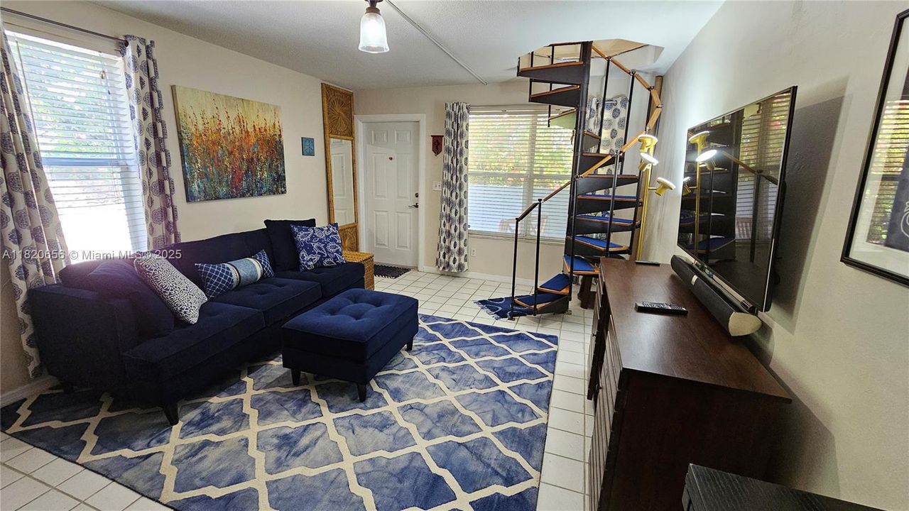 En Venta: $400,000 (1 camas, 1 baños, 700 Pies cuadrados)