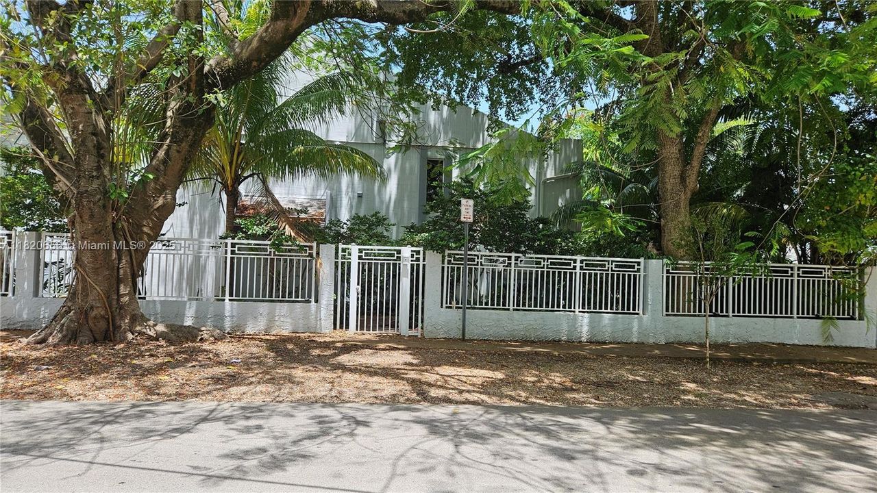 En Venta: $400,000 (1 camas, 1 baños, 700 Pies cuadrados)
