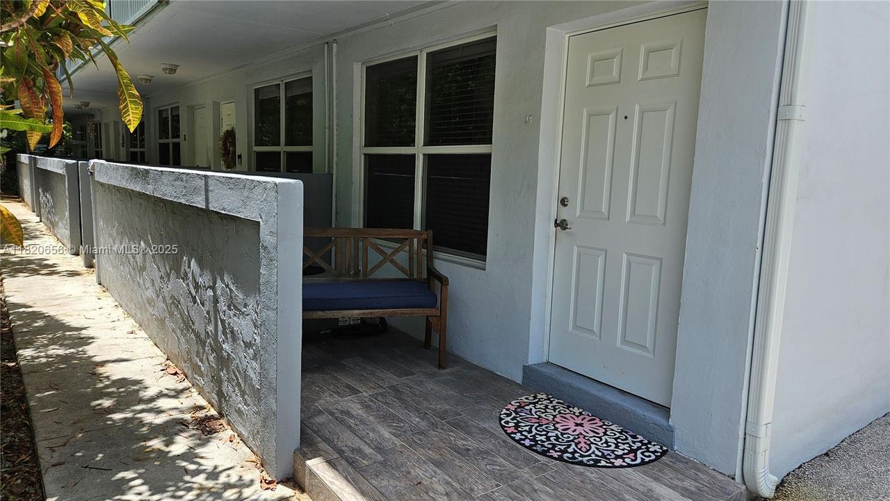 En Venta: $400,000 (1 camas, 1 baños, 700 Pies cuadrados)