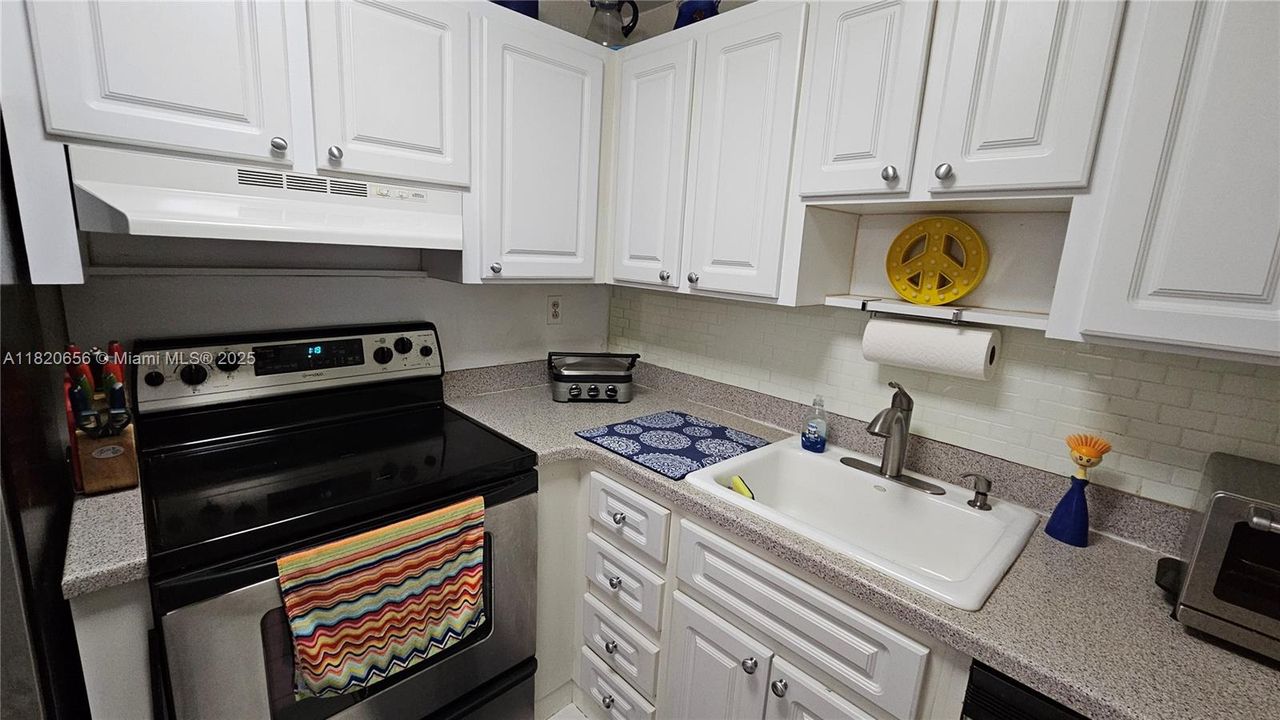 En Venta: $400,000 (1 camas, 1 baños, 700 Pies cuadrados)
