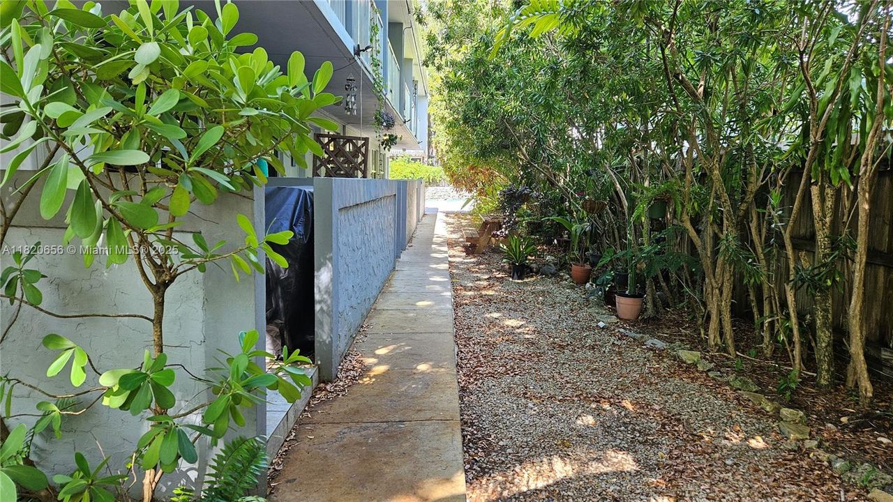 En Venta: $400,000 (1 camas, 1 baños, 700 Pies cuadrados)