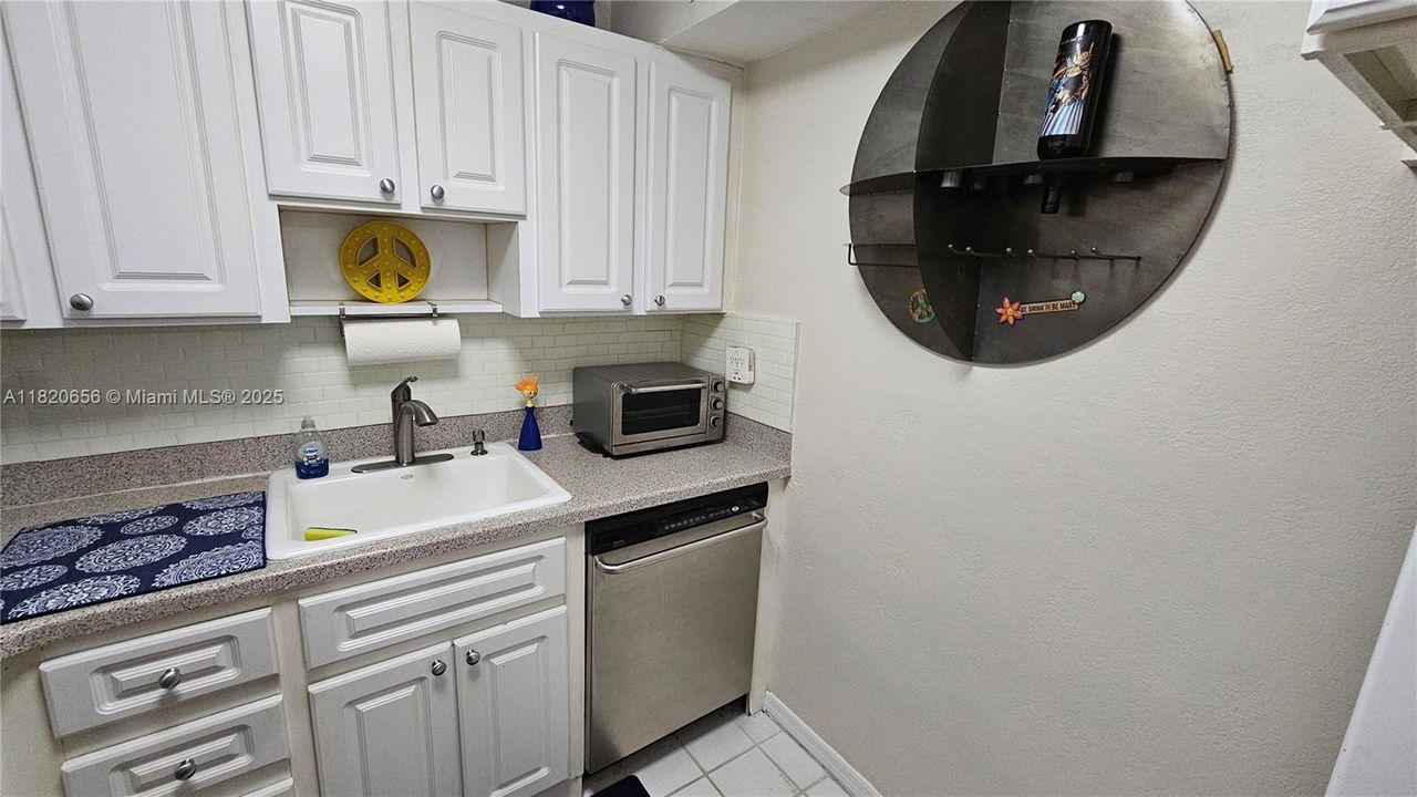 En Venta: $400,000 (1 camas, 1 baños, 700 Pies cuadrados)