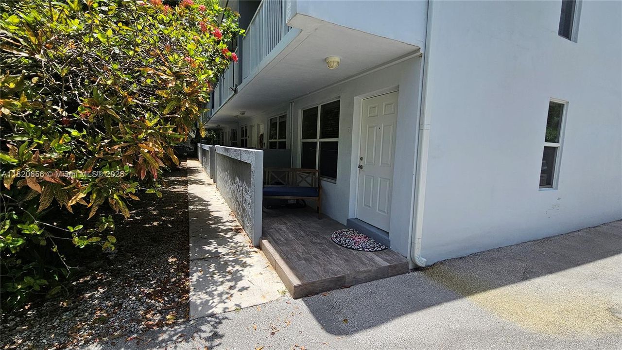 En Venta: $400,000 (1 camas, 1 baños, 700 Pies cuadrados)