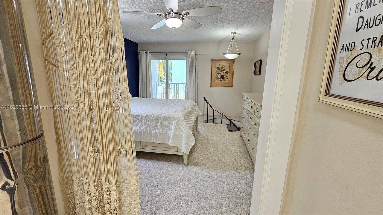 En Venta: $400,000 (1 camas, 1 baños, 700 Pies cuadrados)