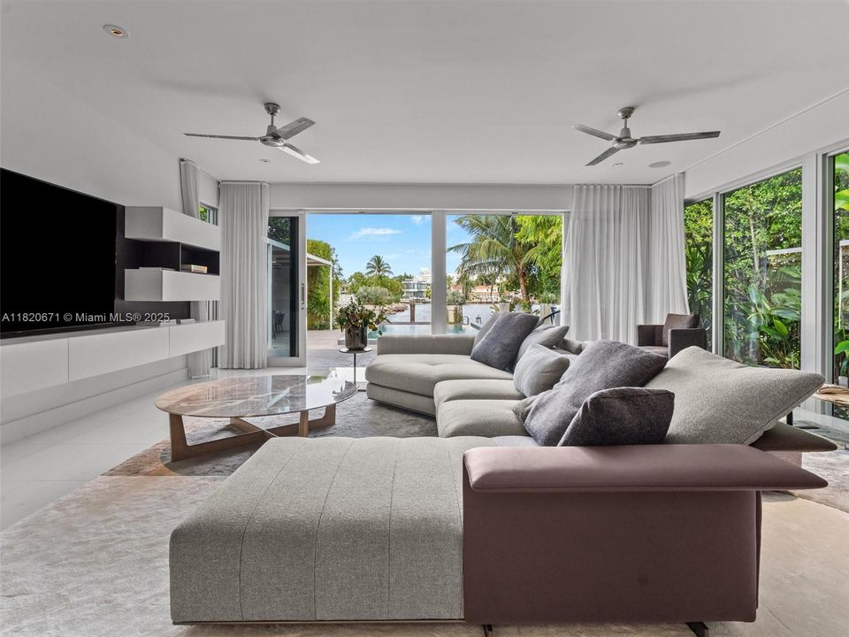 最近租的: $33,980 (4 贝兹, 3 浴室, 0 平方英尺)