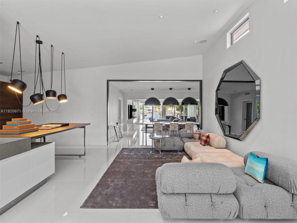 最近租的: $33,980 (4 贝兹, 3 浴室, 0 平方英尺)