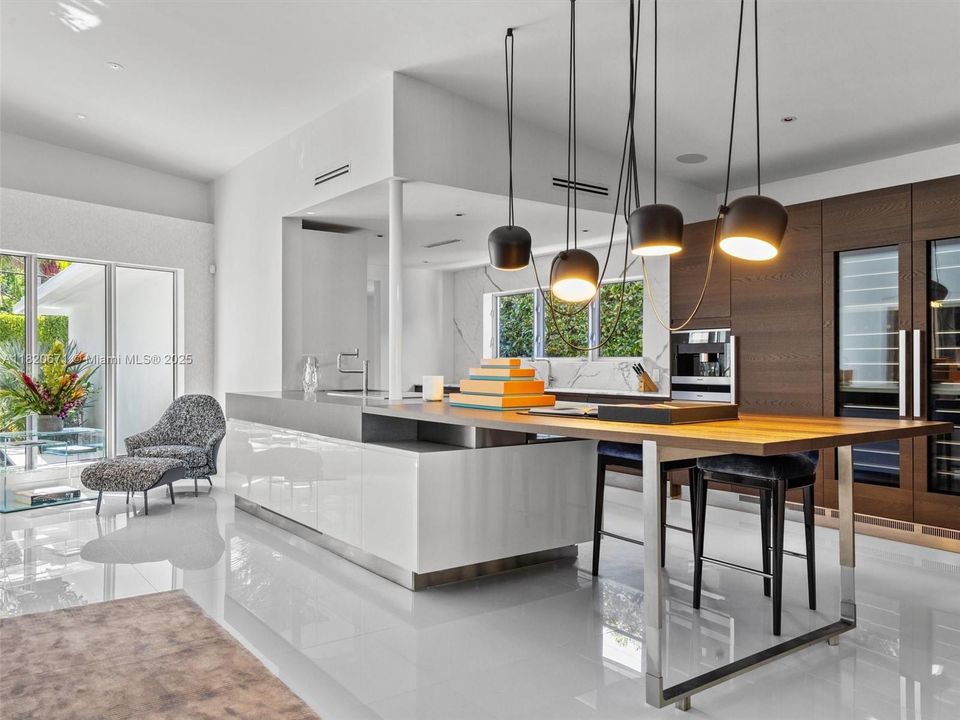 最近租的: $33,980 (4 贝兹, 3 浴室, 0 平方英尺)