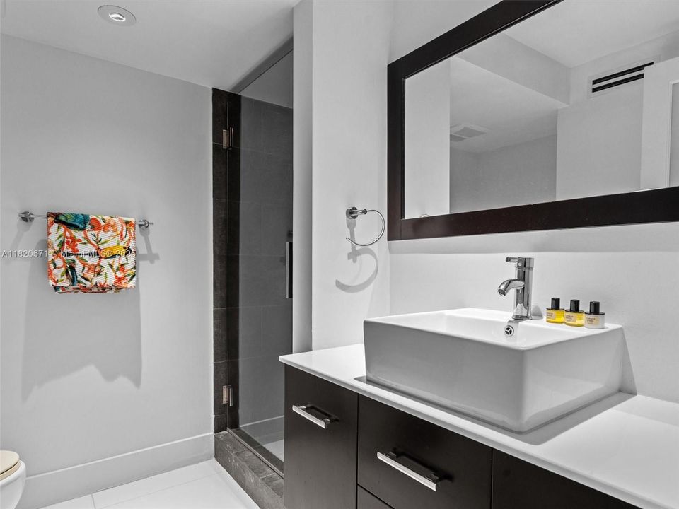 最近租的: $33,980 (4 贝兹, 3 浴室, 0 平方英尺)