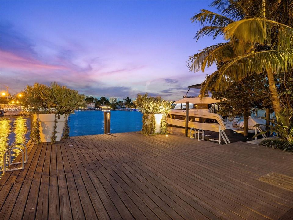 最近租的: $33,980 (4 贝兹, 3 浴室, 0 平方英尺)