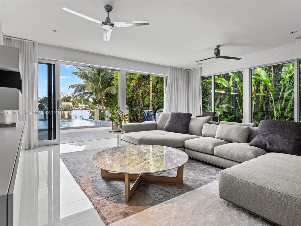 最近租的: $33,980 (4 贝兹, 3 浴室, 0 平方英尺)