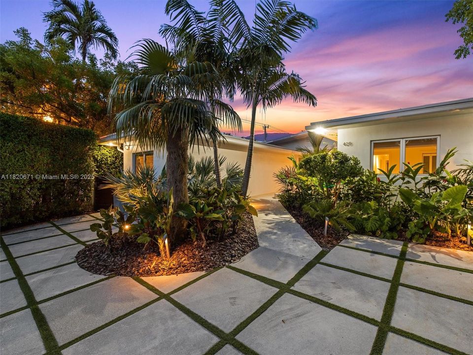 最近租的: $33,980 (4 贝兹, 3 浴室, 0 平方英尺)