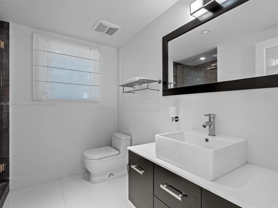 最近租的: $33,980 (4 贝兹, 3 浴室, 0 平方英尺)