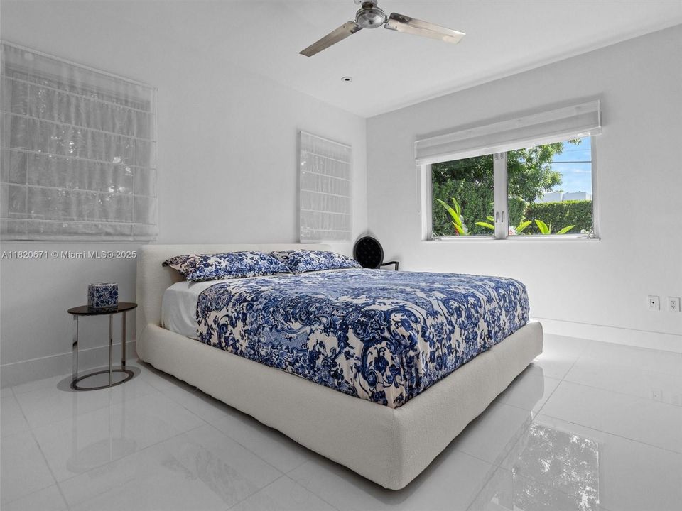 最近租的: $33,980 (4 贝兹, 3 浴室, 0 平方英尺)