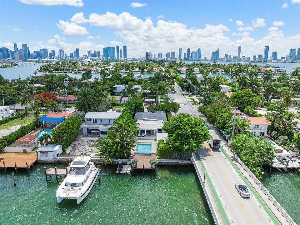 最近租的: $33,980 (4 贝兹, 3 浴室, 0 平方英尺)