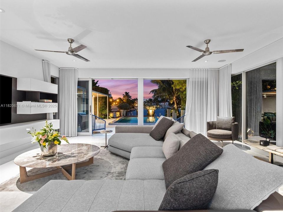 最近租的: $33,980 (4 贝兹, 3 浴室, 0 平方英尺)