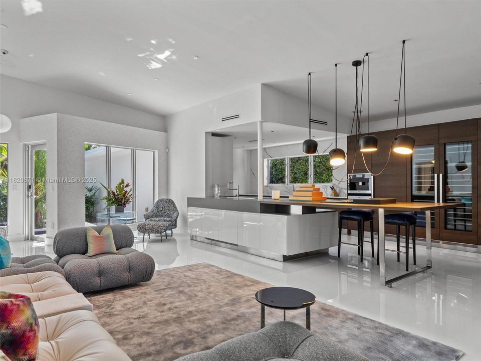 最近租的: $33,980 (4 贝兹, 3 浴室, 0 平方英尺)