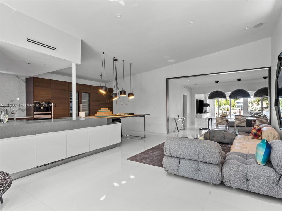 最近租的: $33,980 (4 贝兹, 3 浴室, 0 平方英尺)