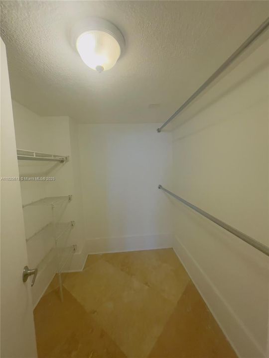 For Sale: $495,000 (2 beds, 2 baths, 1229 Square Feet)