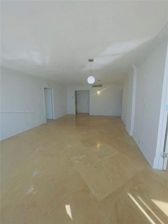 For Sale: $495,000 (2 beds, 2 baths, 1229 Square Feet)
