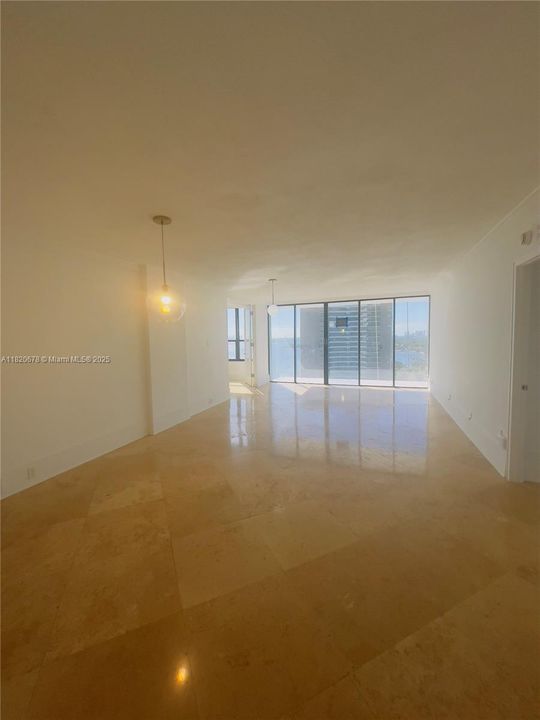 For Sale: $495,000 (2 beds, 2 baths, 1229 Square Feet)